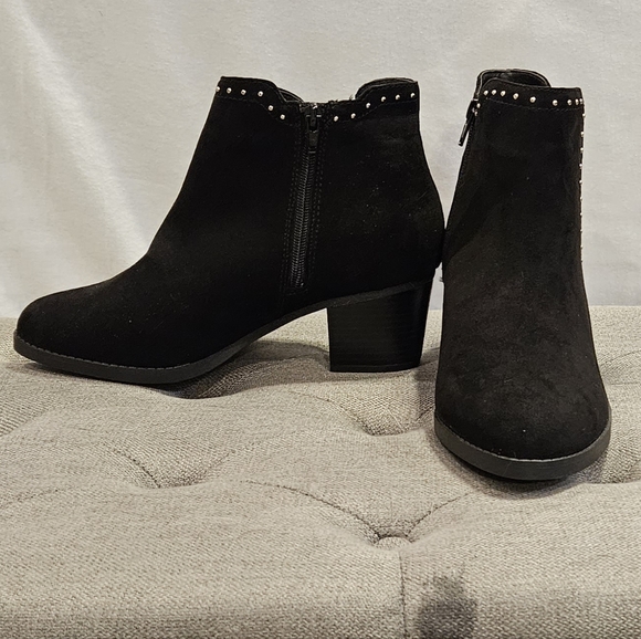 Lane Bryant faux suede ankle boots - Picture 6 of 7